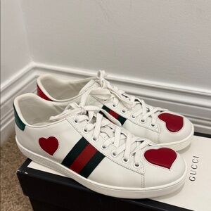 Gucci Ace Heart Sneakers White Leather Web Stripe Size 36.5 Fits 37 Worn Once